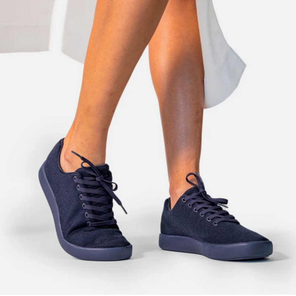 Atoms Model 000 Sneaker Navy M7 | W8.5